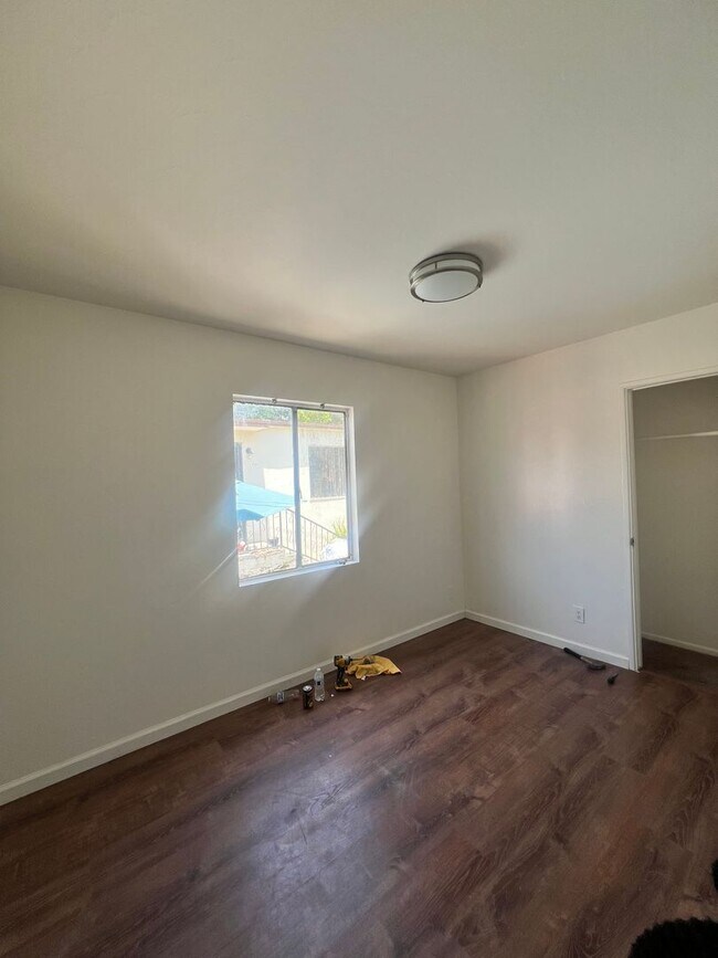 Building Photo - DM-Nat. City (E ave 1118,1120)