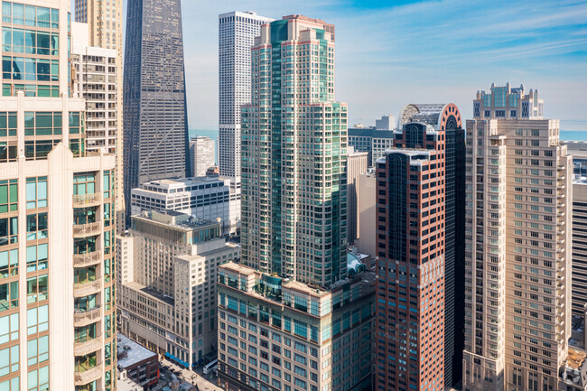 Aerial Photo - The Huron at 100 East