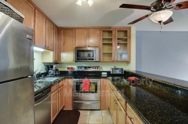 Foto del edificio - 3030 Suncrest Dr