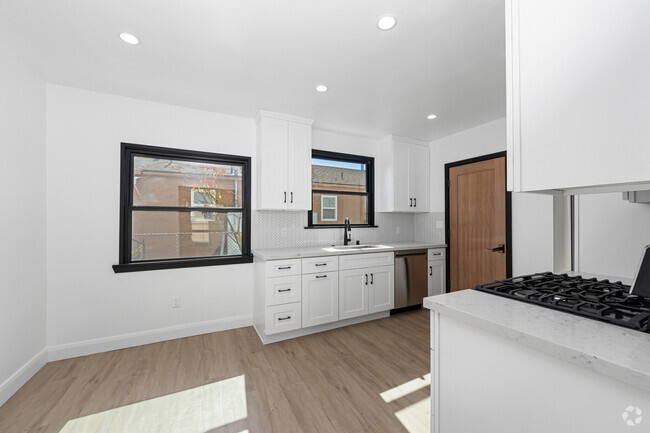 Building Photo - 2625 Chariton St