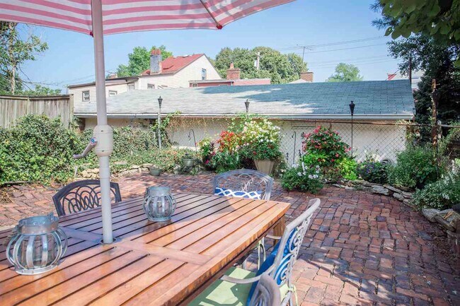 Patio - 214 Kentucky Ave