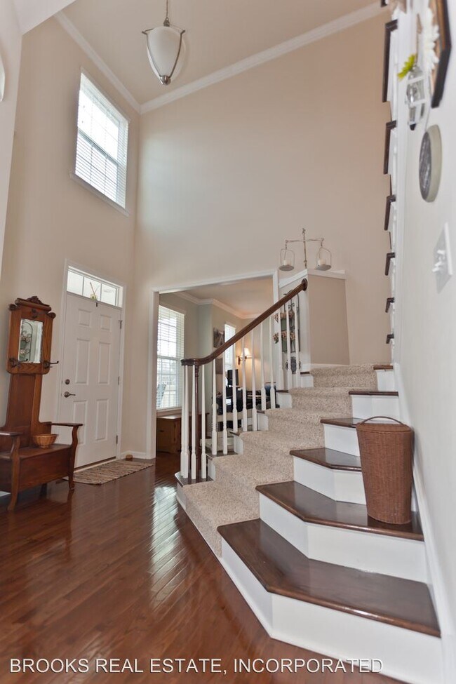 Foto del edificio - 4 br, 3.5 bath House - 9323 Ashwood Court