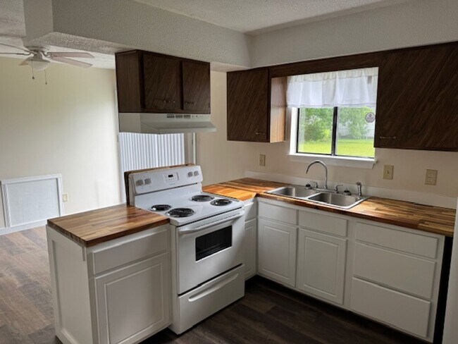 Foto del edificio - 307 Webb Blvd