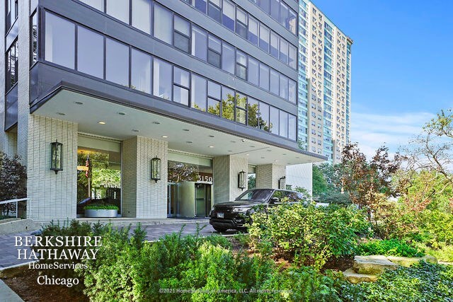 Primary Photo - 3150 N LAKE SHORE Drive