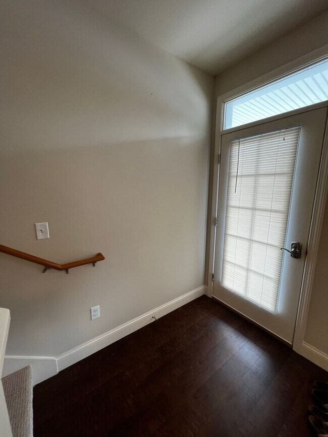 Foto del edificio - 228 Bayberry Cir
