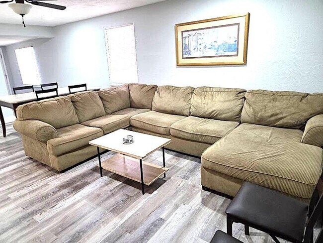 Foto del edificio - 6886 49th Ave N