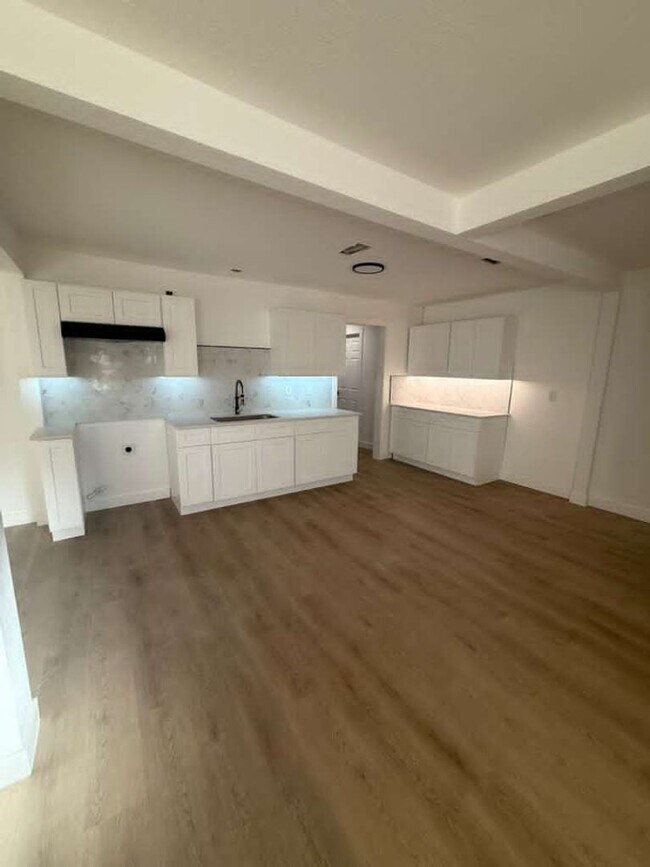 Foto del edificio - BEAUTIFUL HOME IN HOUSTON. MOVE IN READY!.