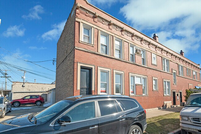 Building Photo - 5720 W Cermak Road