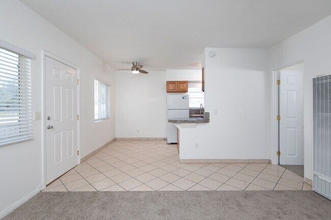 Foto del edificio - 1Br in Carlsbad with Parking ~ Less than a Mile from the Beach!