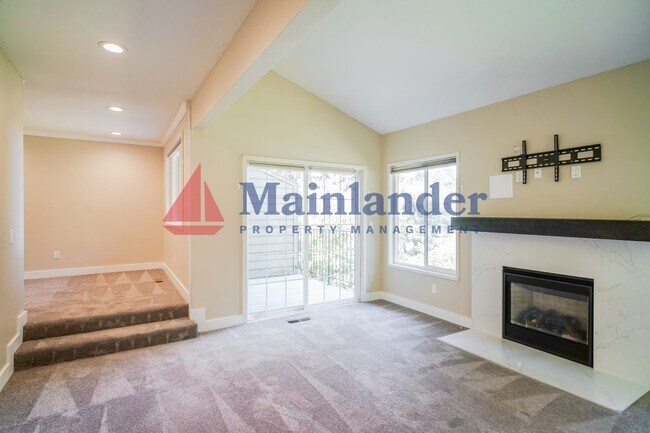 Building Photo - Beautifully Updated Mt. Park Condo Located...