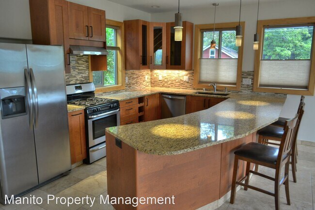 Building Photo - 2 br, 2.5 bath House - 112 N Cedar Street,...