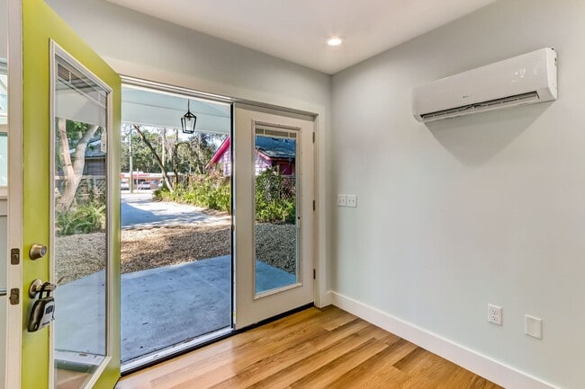 Building Photo - Amelia Island Cottage