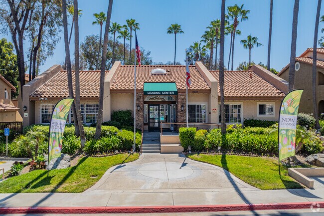 Building Photo - The Villas at Camino Bernardo