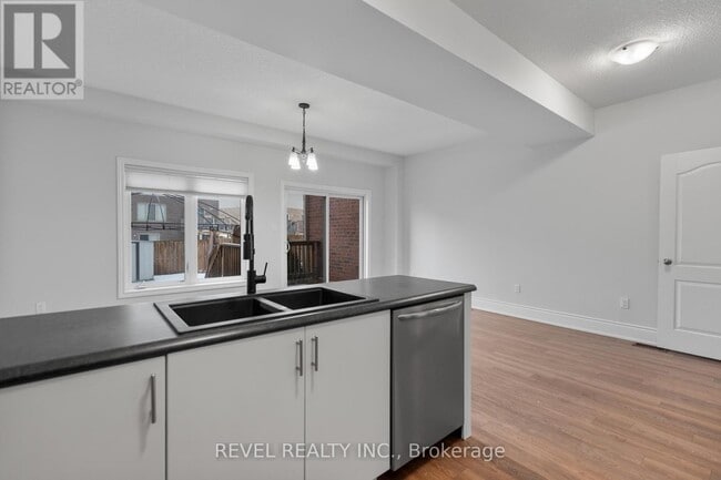 Photo du bâtiment - 35 Sunset Way