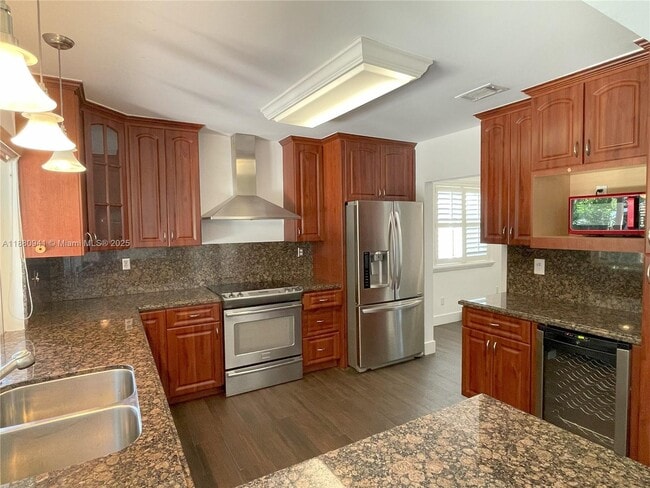 Building Photo - 5740 SW 45th Terrace