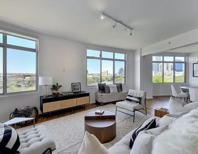 Building Photo - 54 Rainey St