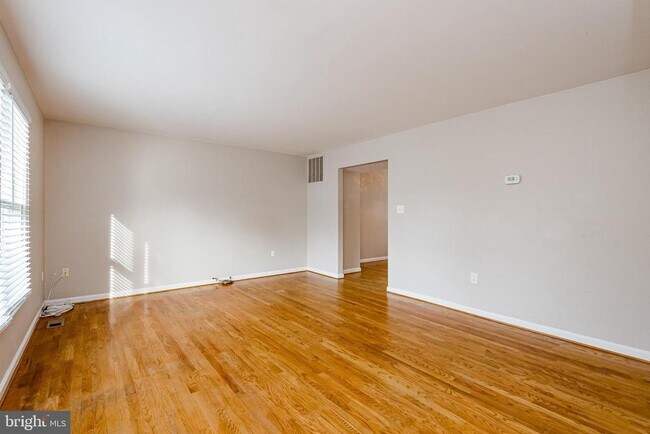 Foto del edificio - 517 Stockbridge Ct