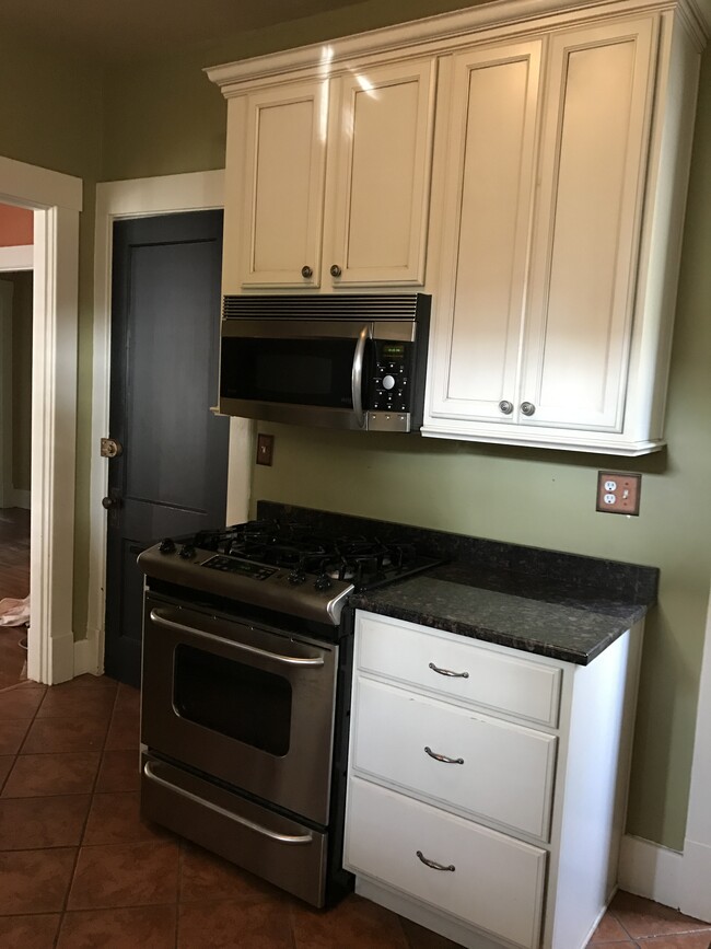GE appliances, including Advantium - 2738 Shippen Ave