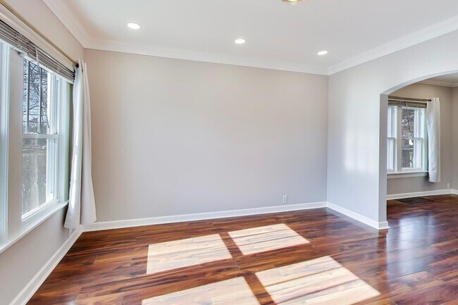 Foto del edificio - 440 W Main St