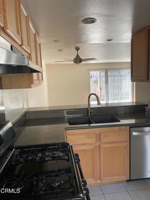 Foto del edificio - 2455 Bayshore Ave