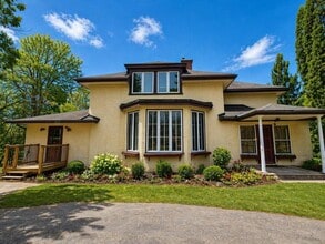 Building Photo - 1360 Chem. d'Aylmer