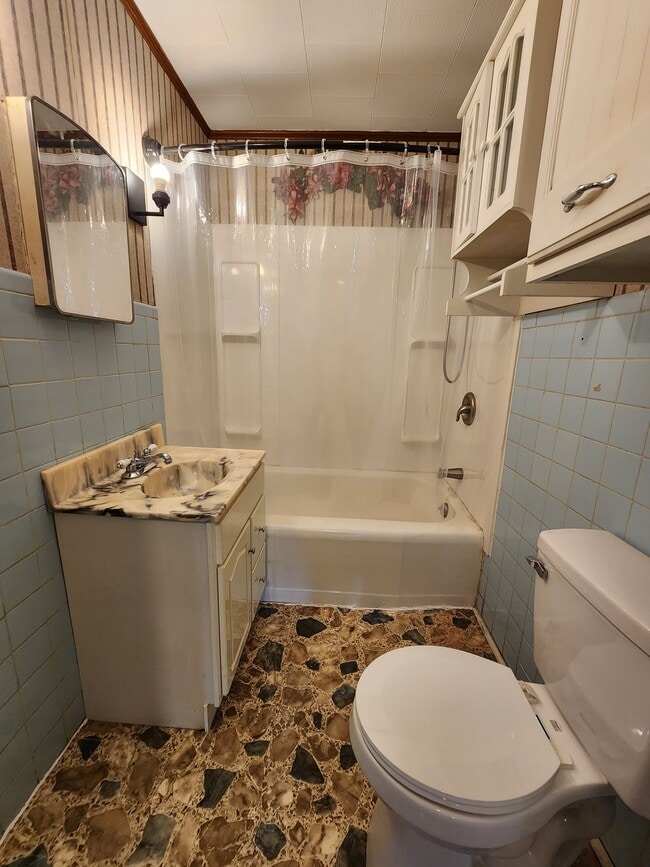 Building Photo - 501 Cowgill St