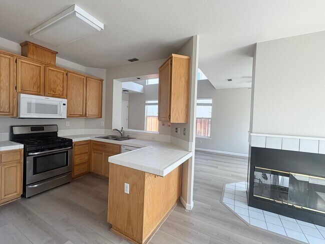 Foto del edificio - 3 Bedroom In Brentwood