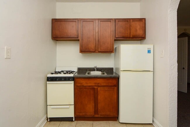 Building Photo - 4834 N Damen Ave