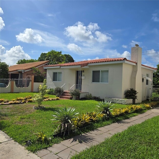 Building Photo - 6428 SW 39th St
