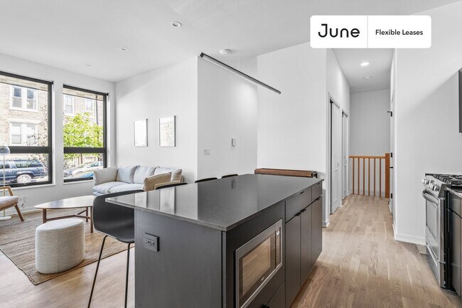 Foto del edificio - 2122 S Hoyne Ave