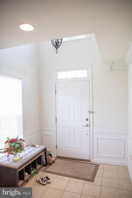 Building Photo - 208 Baxter Dr