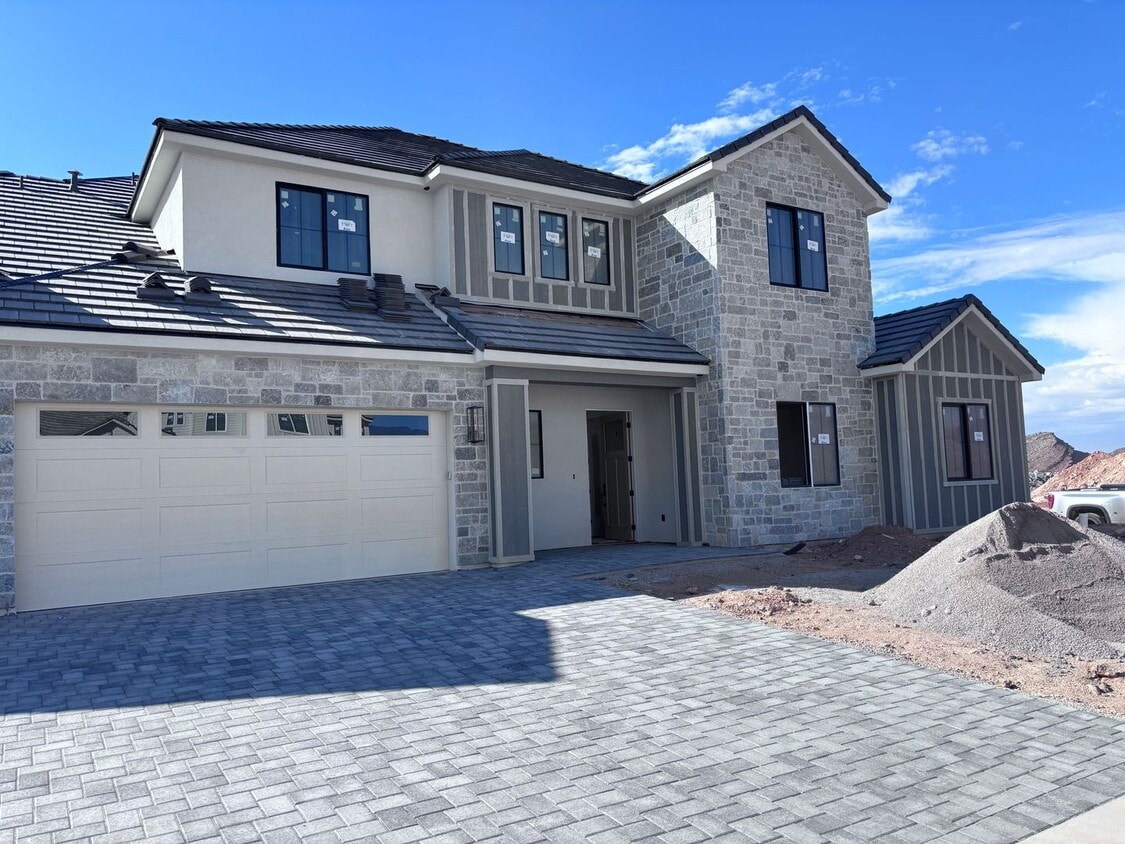 Primary Photo - Luxury Living Near Sand Hollow – Spacious Home with RV Garage & Pool!