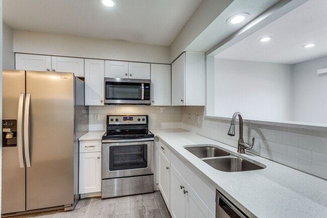 Building Photo - 13314 Goodland Pl