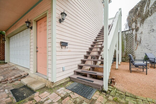 Building Photo - 2612 Crocker St