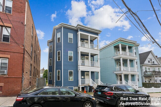 Building Photo - 47 Brackett St
