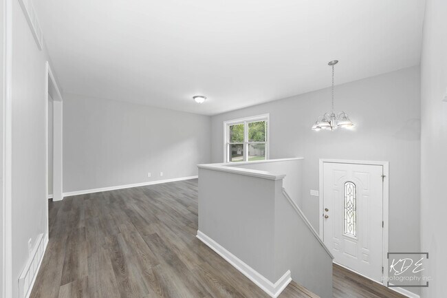 Building Photo - 217 Pacific Dr