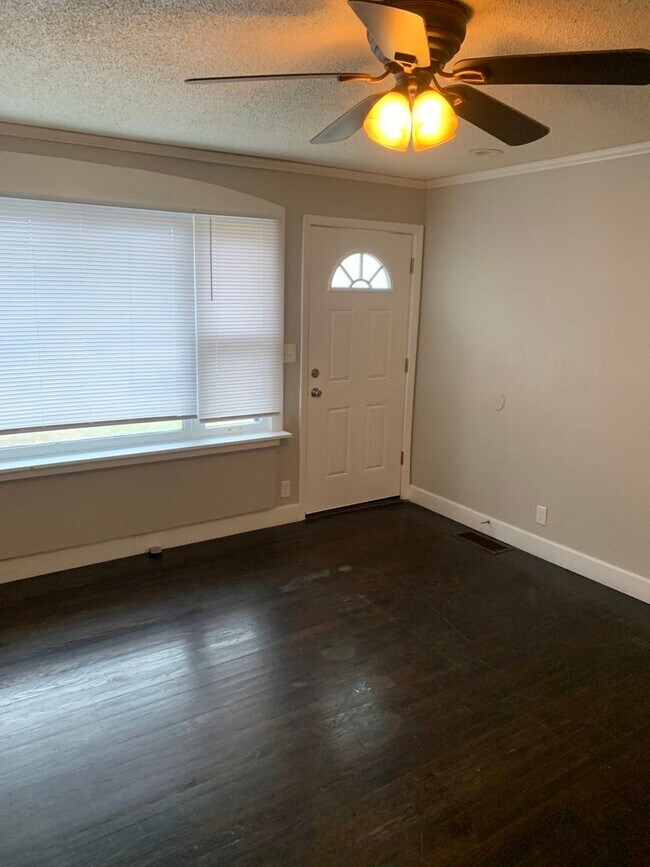Building Photo - 1317 E 83rd Terrace, Kansas City, MO 64131