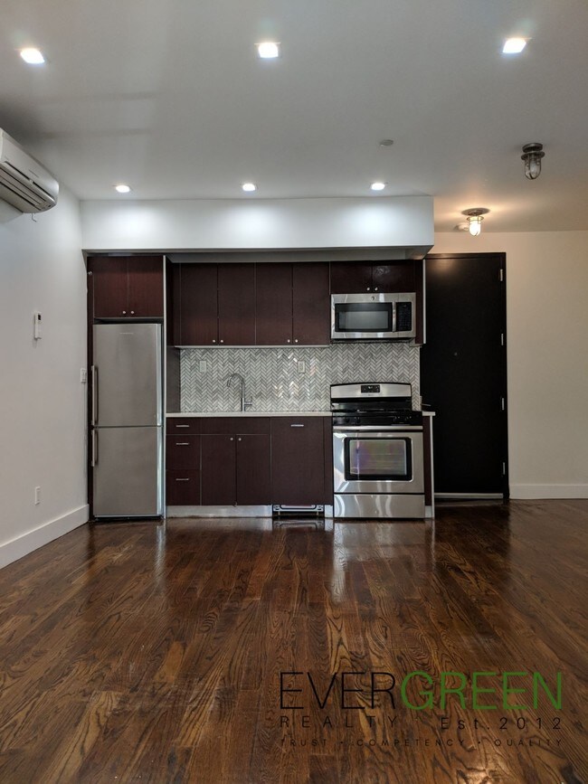 Foto del edificio - 114 Woodbine St