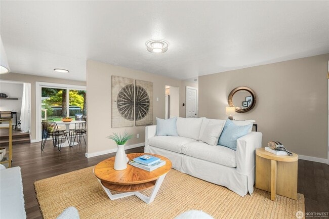 Foto del edificio - Classic Mid-Century Rambler with Modern Co...