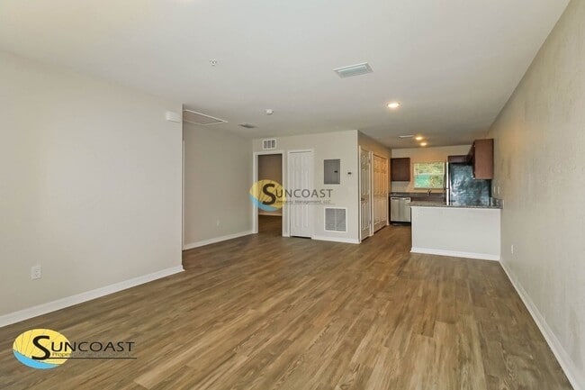 Foto del edificio - 9033 N Travis Dr