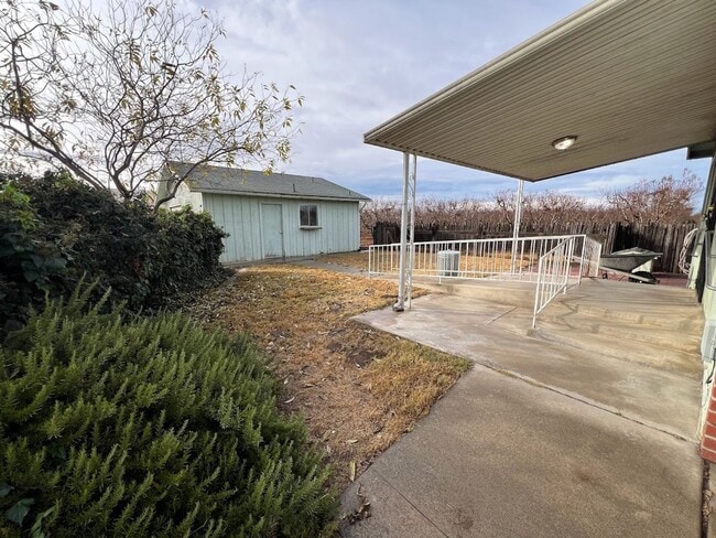 Foto del edificio - Reedley Country Home For rent