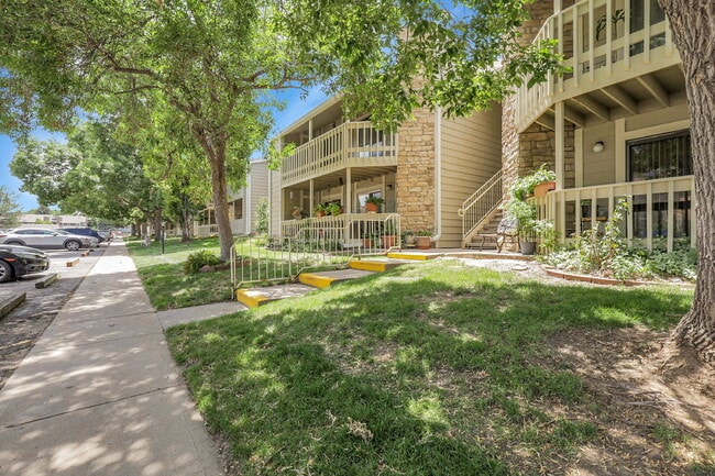 Building Photo - $1,825 - 2 Bed, 2 Bath Condo in Denver wit...