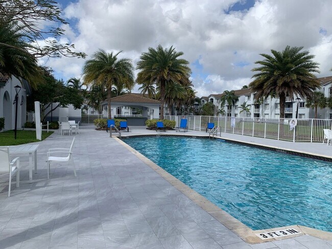 Foto del edificio - 2640 S University Dr