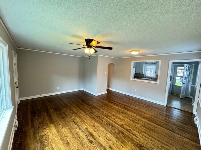 Building Photo - 500 Elm St