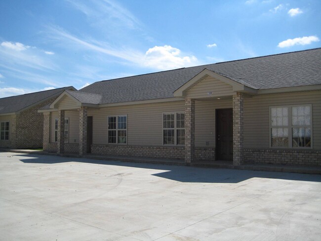 Building Photo - 1504 Kathleen St