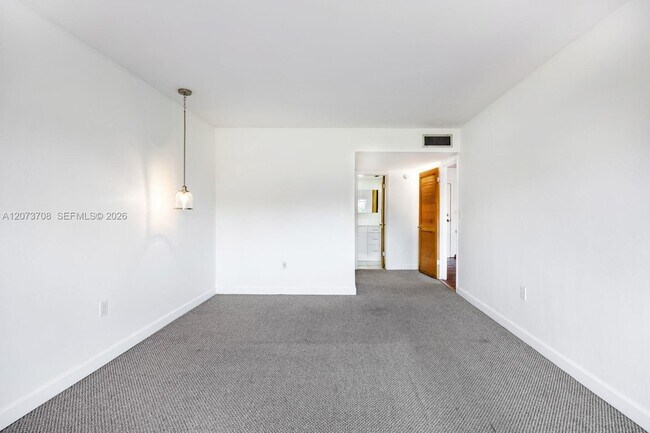 Foto del edificio - 8335 SW 72nd Ave