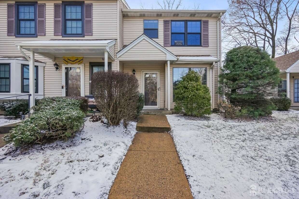 Primary Photo - 1105 Maplecrest Rd