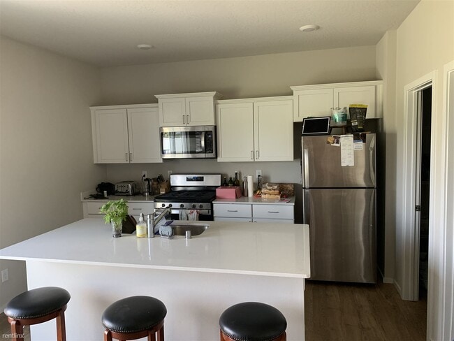 Building Photo - 3 br, 2 bath House - 8408 W Silver St