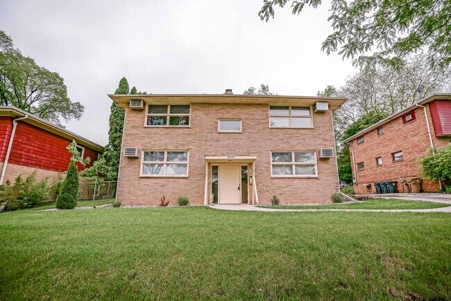 Foto del edificio - 4909 Ascot Ln
