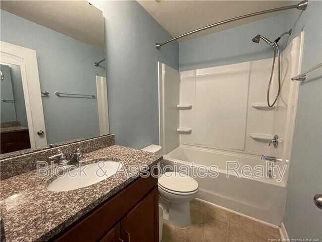 Foto del edificio - 1023 Saffron Lp